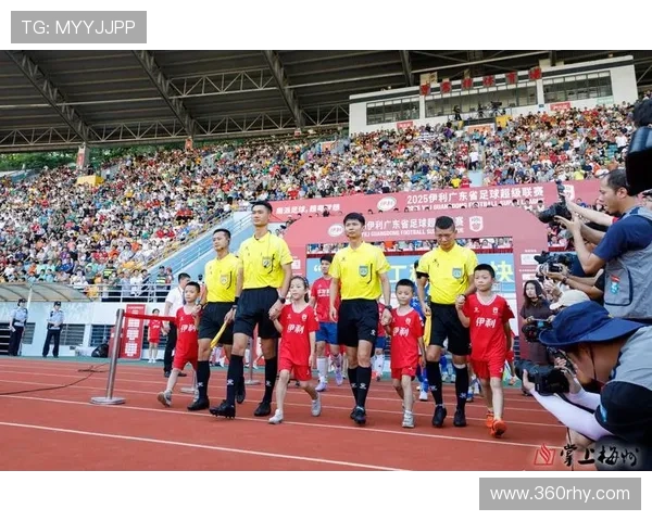 广东省足球超级联赛：激情四溢的赛场竞技与地区足球文化的深度融合