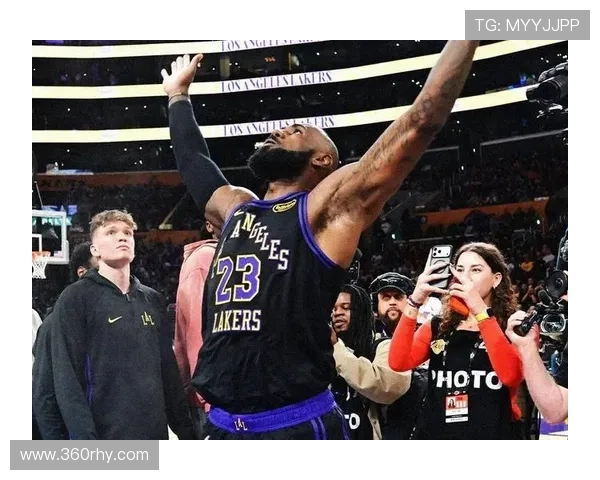 詹姆斯复出领衔湖人击败勇士 詹皇全场砍下28分助力球队获胜 詹姆斯复出领衔湖人击败勇士 詹皇全场砍下28分助力球队获胜